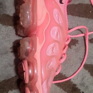 Nike vapormax plus pink size 11